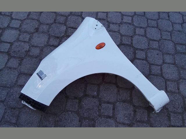 bontott SUZUKI ALTO Bal első Sárvédő