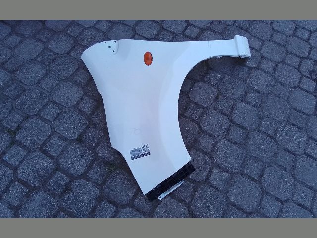 bontott SUZUKI ALTO Bal első Sárvédő