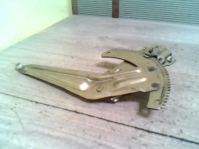 bontott SUZUKI ALTO Bal hátsó Ablakemelő Szerkezet (Mechanikus)