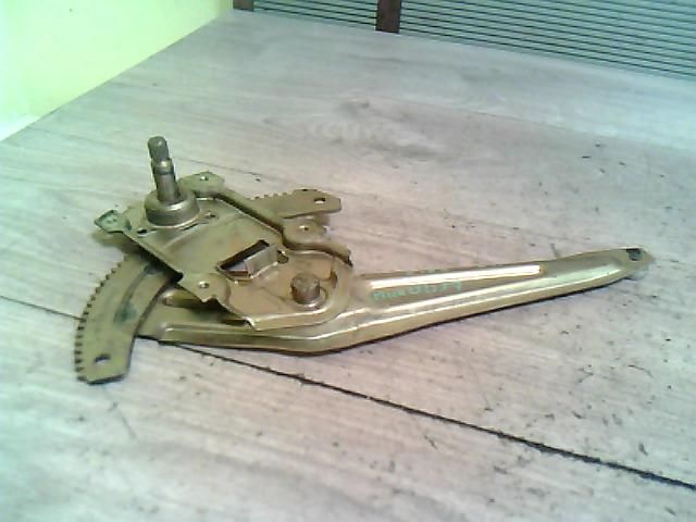 bontott SUZUKI ALTO Bal hátsó Ablakemelő Szerkezet (Mechanikus)