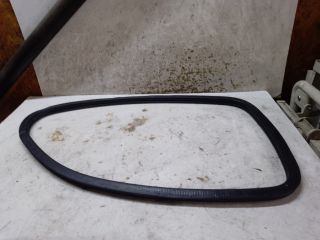 bontott SUZUKI ALTO Bal hátsó Ablakvezető Gumi