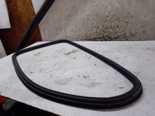 bontott SUZUKI ALTO Bal hátsó Ablakvezető Gumi