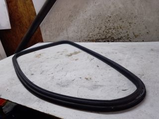 bontott SUZUKI ALTO Bal hátsó Ablakvezető Gumi