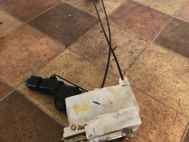 bontott SUZUKI ALTO Bal hátsó Ajtózár