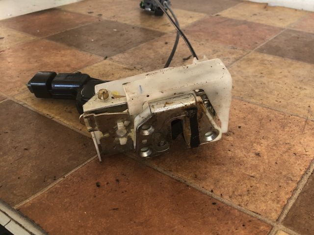 bontott SUZUKI ALTO Bal hátsó Ajtózár