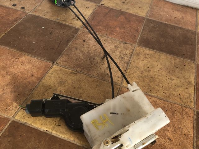 bontott SUZUKI ALTO Bal hátsó Ajtózár