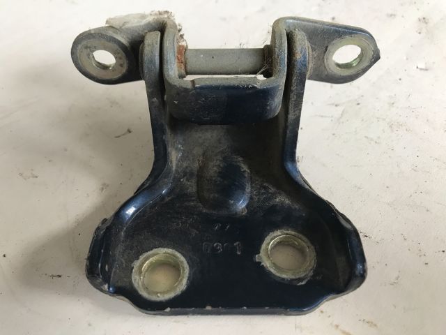 bontott SUZUKI ALTO Bal hátsó Felső Zsanér