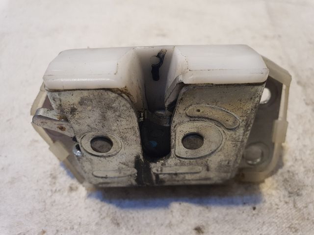 bontott SUZUKI ALTO Csomagtérajtó Zárszerkezet