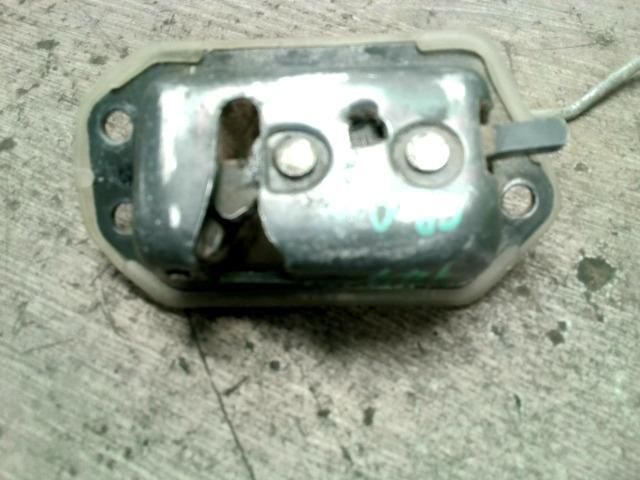 bontott SUZUKI ALTO Csomagtérajtó Zárszerkezet