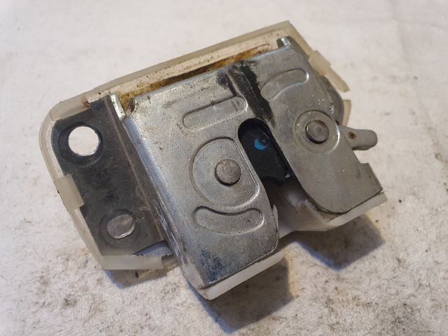 bontott SUZUKI ALTO Csomagtérajtó Zárszerkezet