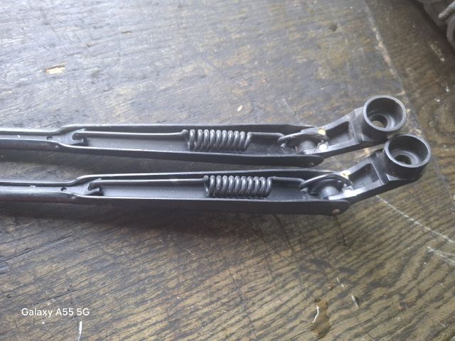 bontott SUZUKI ALTO Első Ablaktörlő Kar