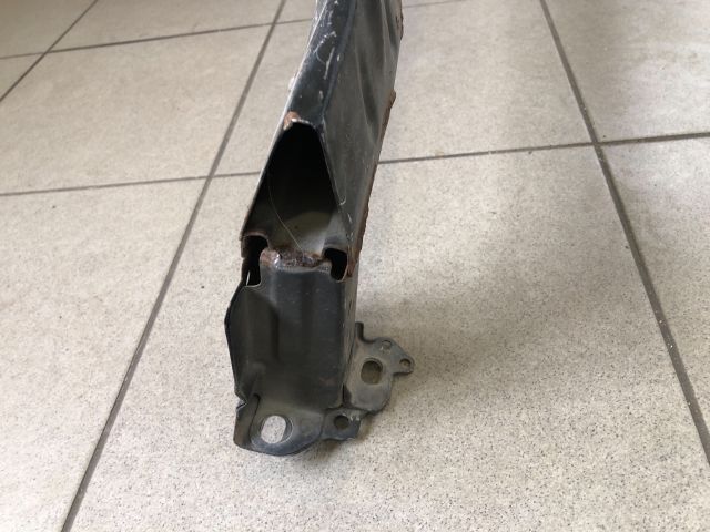 bontott SUZUKI ALTO Első Lökhárító Merevítő (Fém)