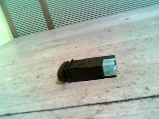 bontott SUZUKI ALTO Hátsó Ködzárófény Kapcsoló