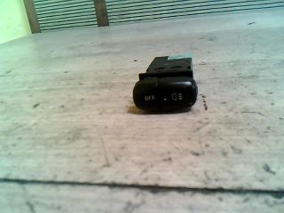 bontott SUZUKI ALTO Hátsó Ködzárófény Kapcsoló