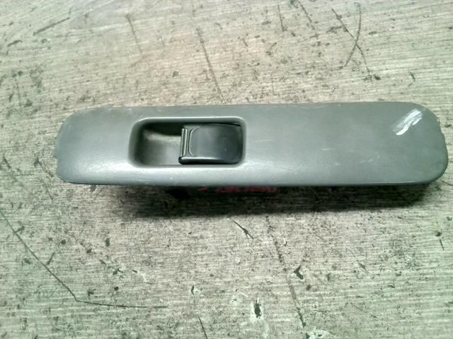 bontott SUZUKI ALTO Jobb első Ablakemelő Kapcsoló