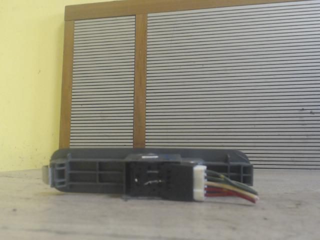 bontott SUZUKI ALTO Jobb első Ablakemelő Kapcsoló