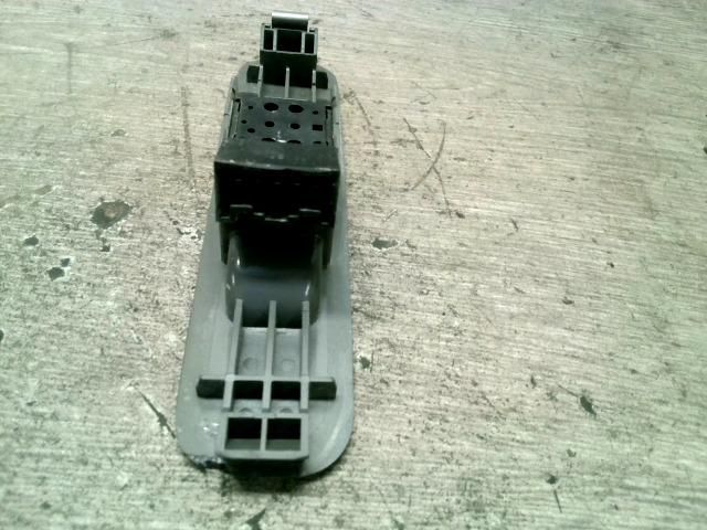 bontott SUZUKI ALTO Jobb első Ablakemelő Kapcsoló