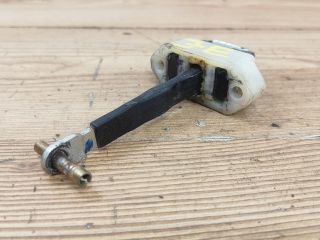 bontott SUZUKI ALTO Jobb első Ajtóhatároló