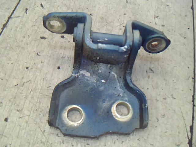 bontott SUZUKI ALTO Jobb első Felső Zsanér