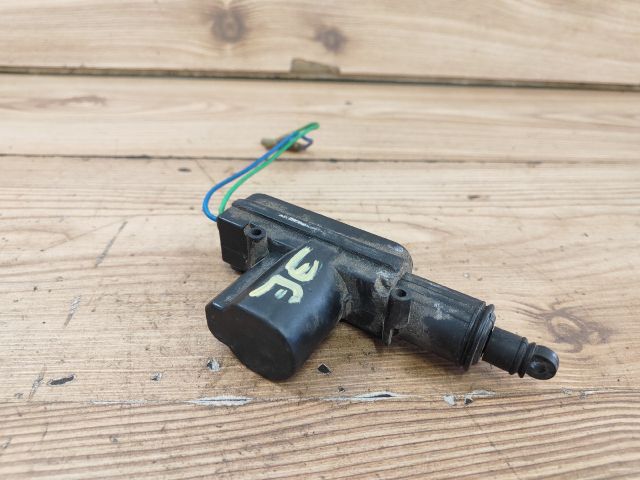 bontott SUZUKI ALTO Jobb első Központizár Motor