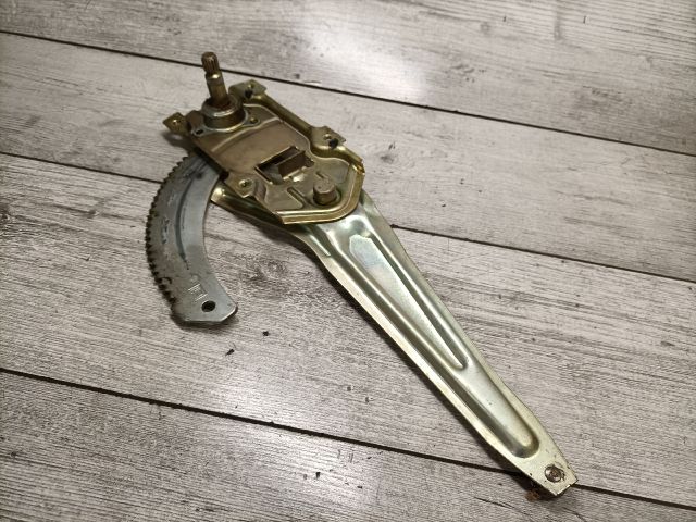 bontott SUZUKI ALTO Jobb hátsó Ablakemelő Szerkezet (Mechanikus)