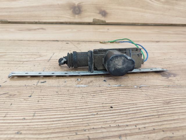 bontott SUZUKI ALTO Jobb hátsó Központizár Motor