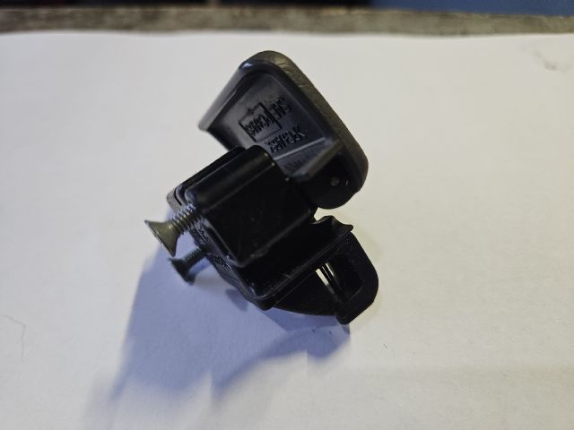 bontott SUZUKI ALTO Kesztyűtartó Nyitó Kar / Gomb