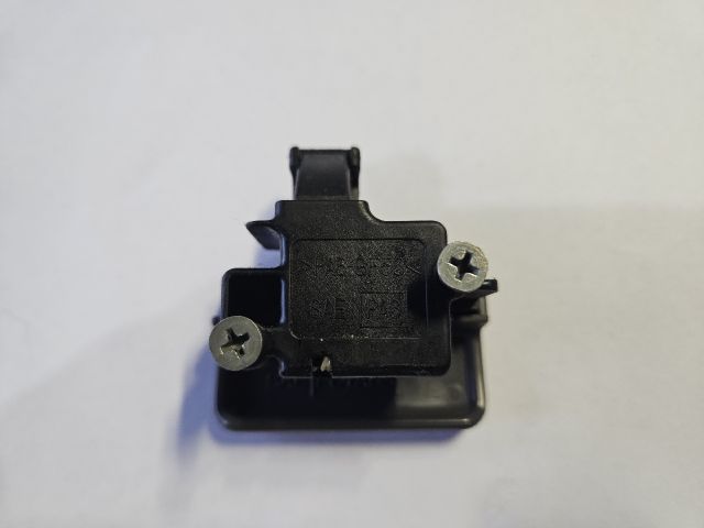 bontott SUZUKI ALTO Kesztyűtartó Nyitó Kar / Gomb