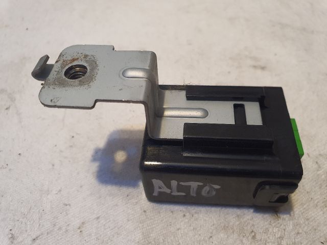 bontott SUZUKI ALTO Központizár Elektronika