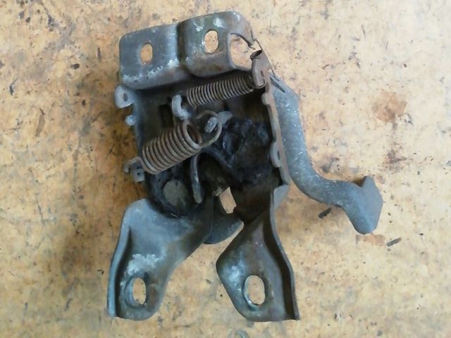 bontott SUZUKI ALTO Motorháztető Zárszerkezet