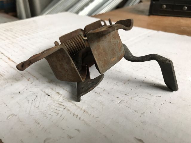 bontott SUZUKI ALTO Motorháztető Zárszerkezet