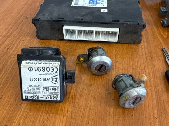 bontott SUZUKI ALTO Zárbetét Szett