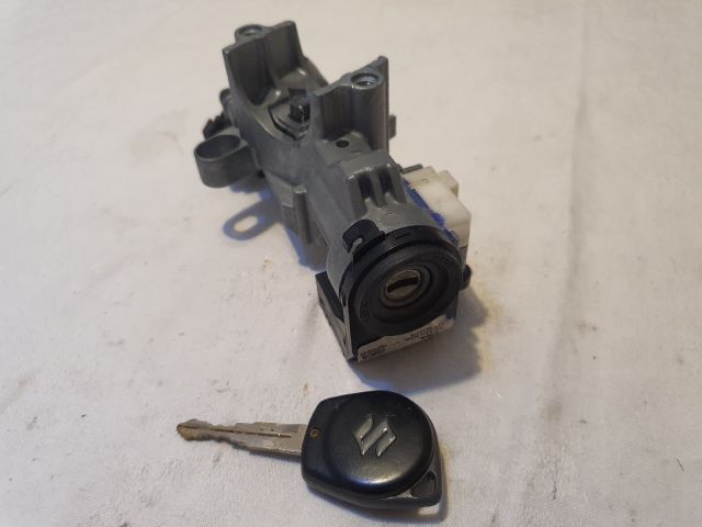 bontott SUZUKI BALENO Gyújtáskapcsoló Házzal