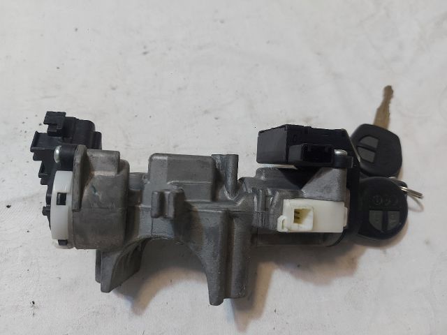 bontott SUZUKI BALENO Gyújtáskapcsoló Házzal