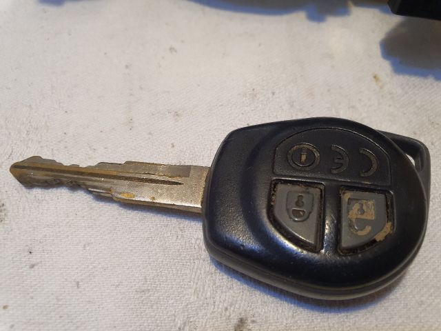 bontott SUZUKI BALENO Gyújtáskapcsoló Házzal