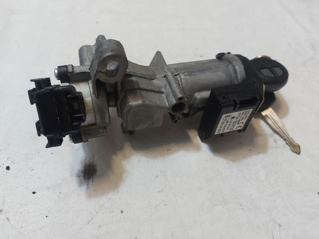 bontott SUZUKI BALENO Gyújtáskapcsoló Házzal