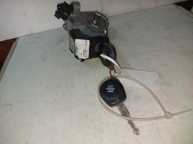 bontott SUZUKI BALENO Gyújtáskapcsoló Házzal