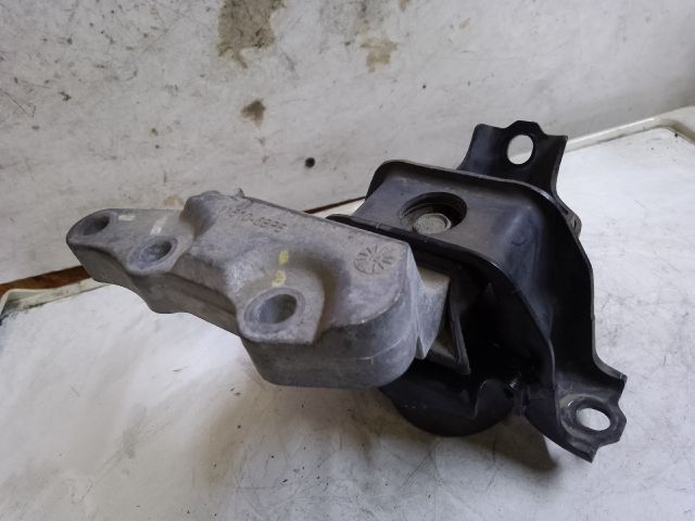 bontott SUZUKI BALENO Motor Tartó Bak Bal