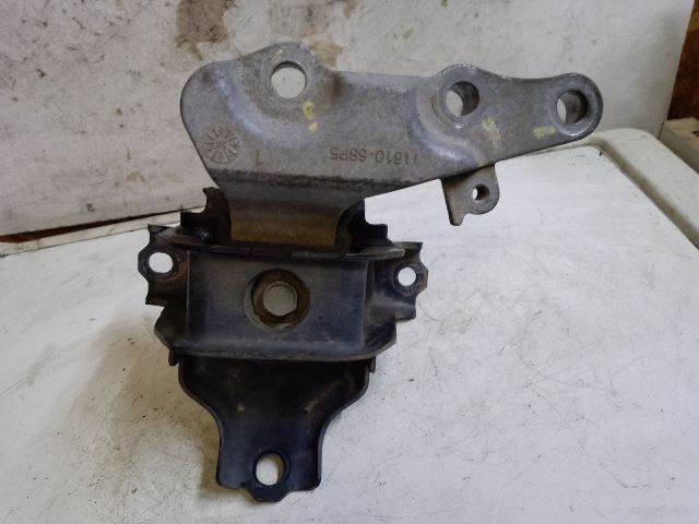 bontott SUZUKI BALENO Motor Tartó Bak Bal