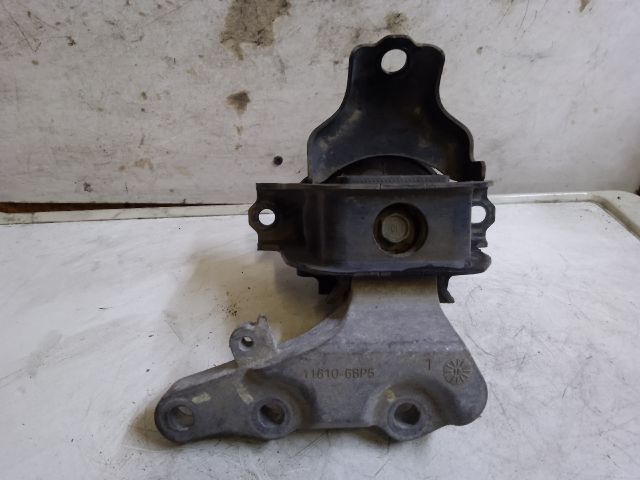 bontott SUZUKI BALENO Motor Tartó Bak Bal