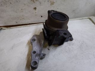 bontott SUZUKI BALENO Motor Tartó Bak Bal