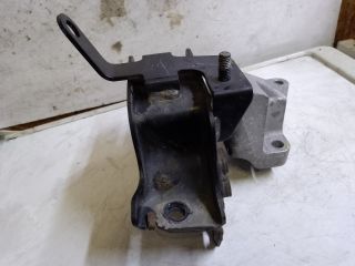 bontott SUZUKI BALENO Motor Tartó Bak Jobb