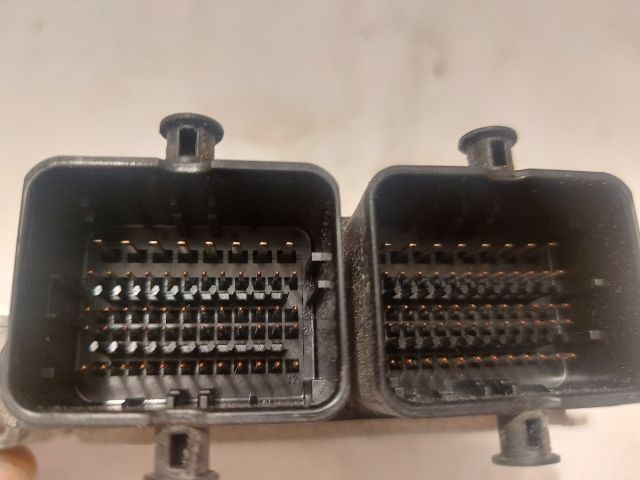 bontott SUZUKI BALENO Motorvezérlő