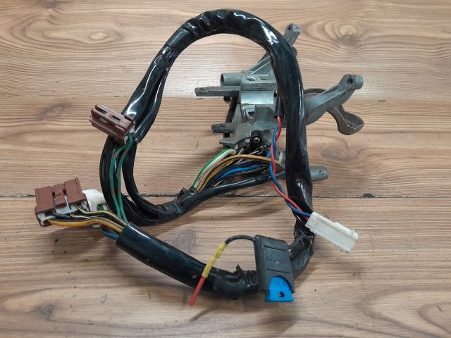 bontott SUZUKI BALENO Gyújtáskapcsoló Házzal