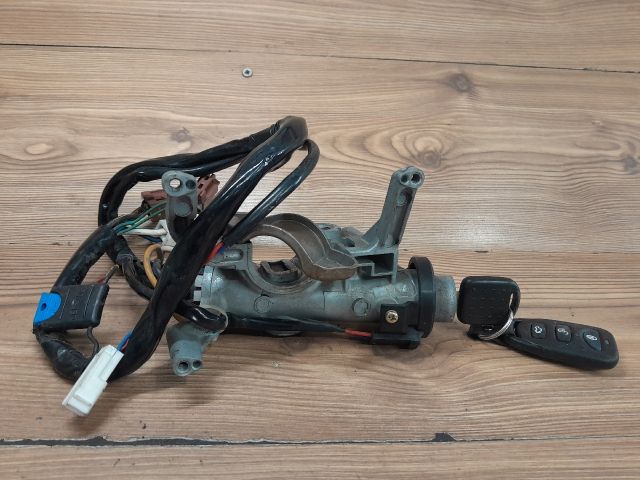 bontott SUZUKI BALENO Gyújtáskapcsoló Házzal