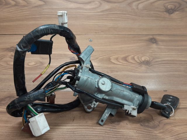 bontott SUZUKI BALENO Gyújtáskapcsoló Házzal