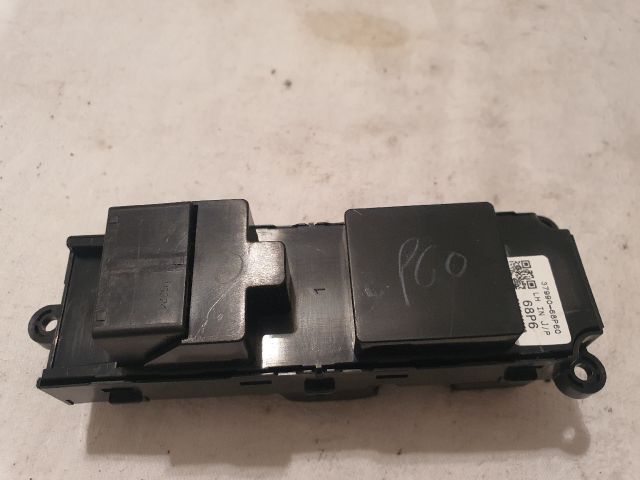 bontott SUZUKI BALENO Ablakemelő Kapcsoló Négyes / Kettes