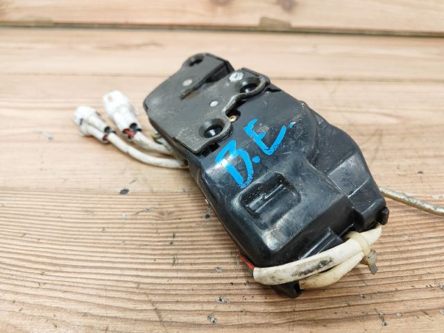 bontott SUZUKI BALENO Bal első Ajtózár