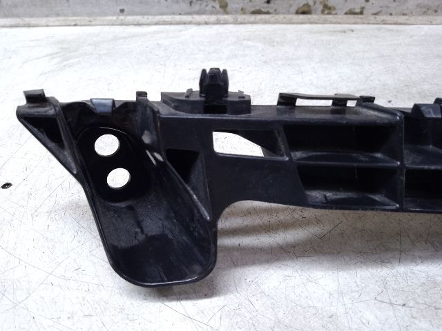 bontott SUZUKI BALENO Bal első Lökhárító Tartó (Műanyag)