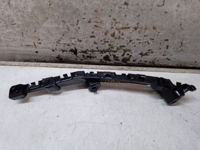 bontott SUZUKI BALENO Bal első Lökhárító Tartó (Műanyag)